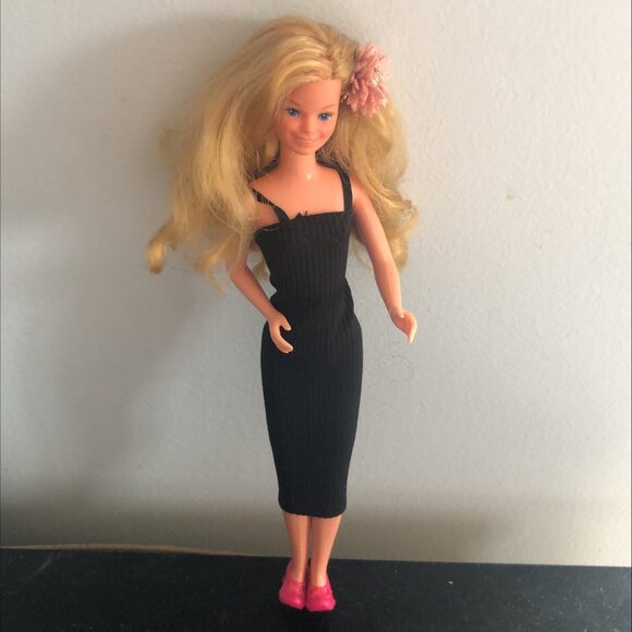 1980's Original Mattell Skipper doll comes with outfit and pink shoes. - Picture 3 of 3